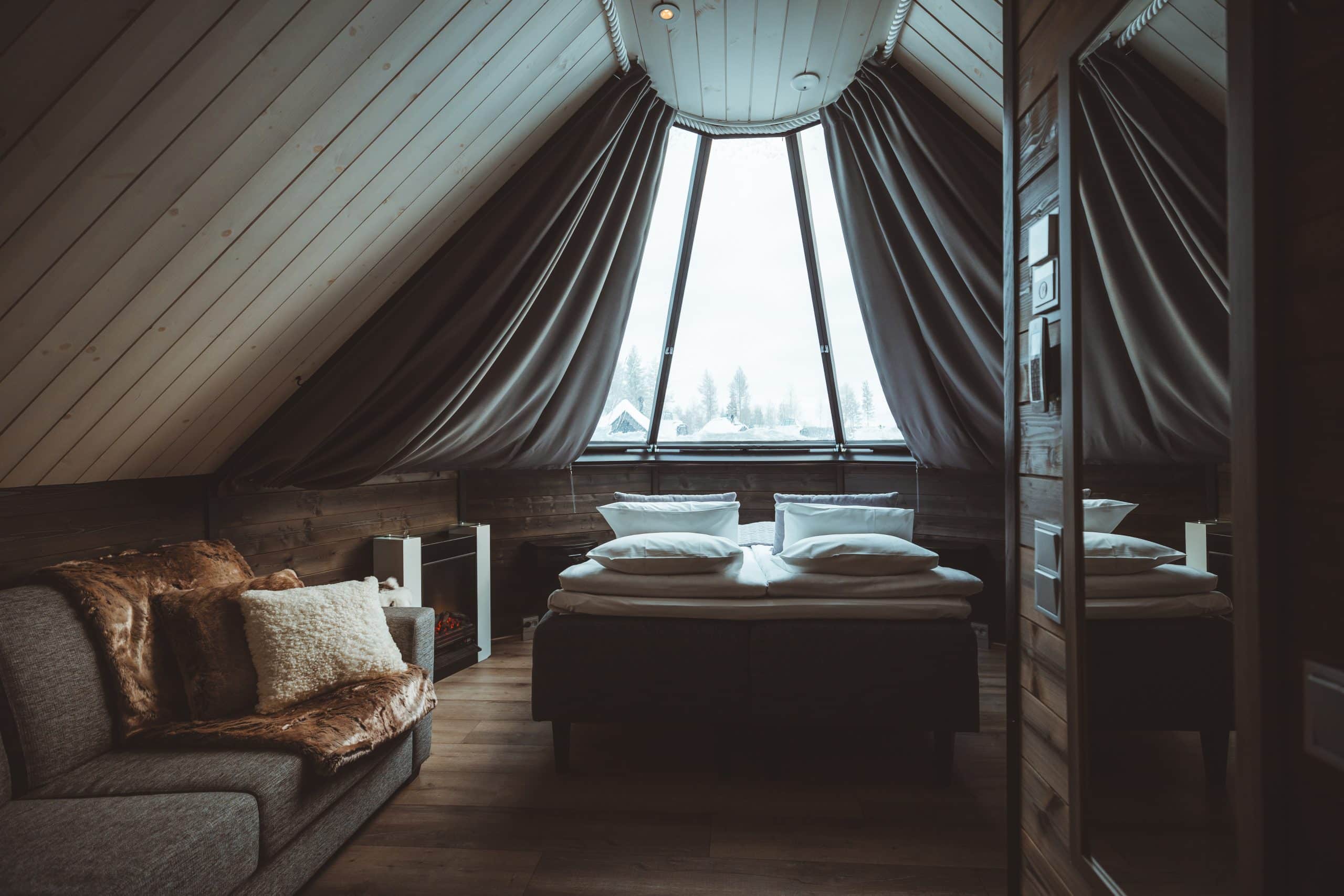 Aurora Cabin Queen