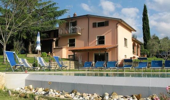 Italian villa and outdoor pool in Tuscany