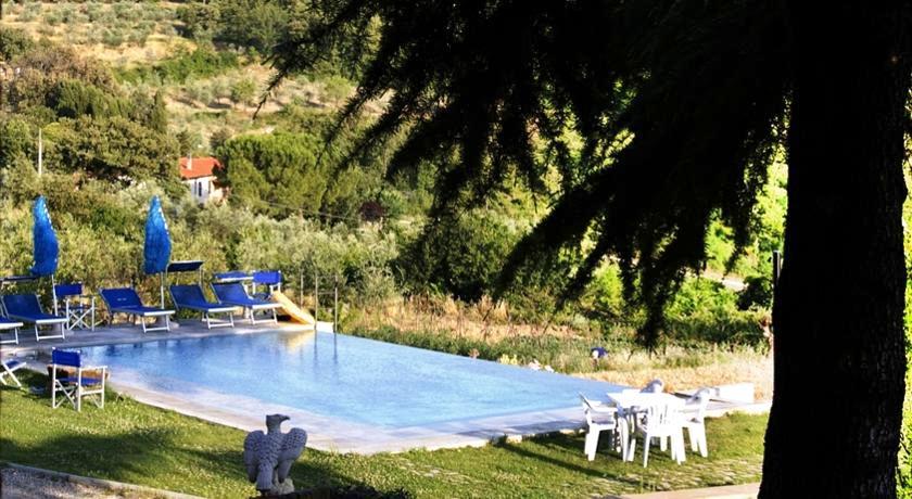 stunning outdoor pool in the hills of Tuscany