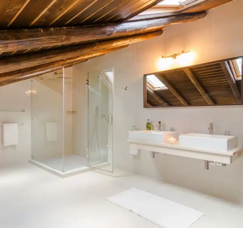 Purple Room Shared Bathroom