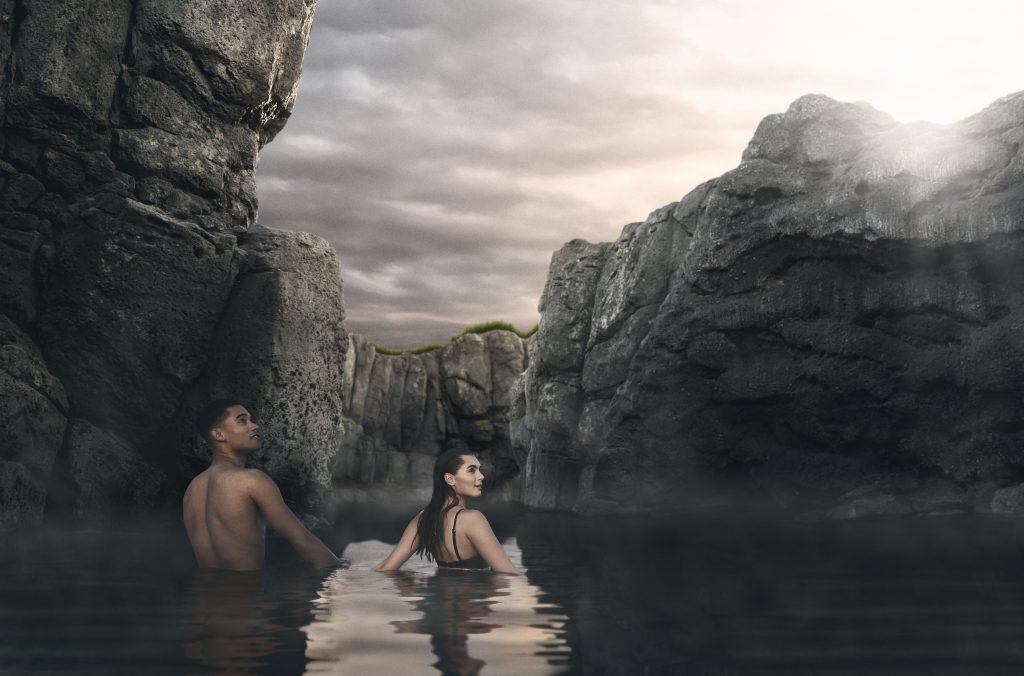 couple at the sky lagoon in iceland