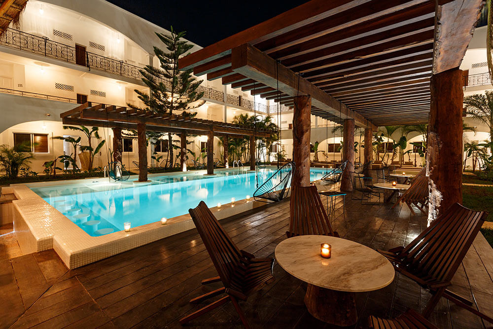 swimming pool and hotel in playa del carmen
