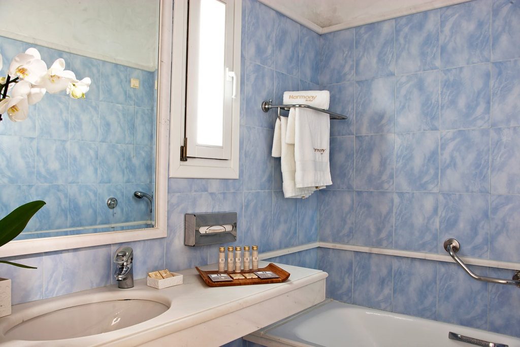 hotel bathroom in mykonos