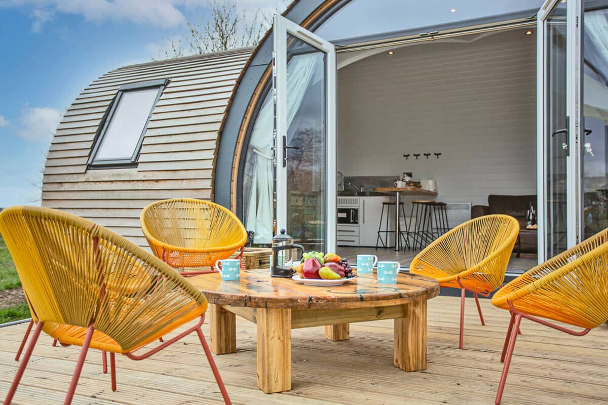 2 nights at the Secret Garden Houseboat with hot tub in Suffolk, England