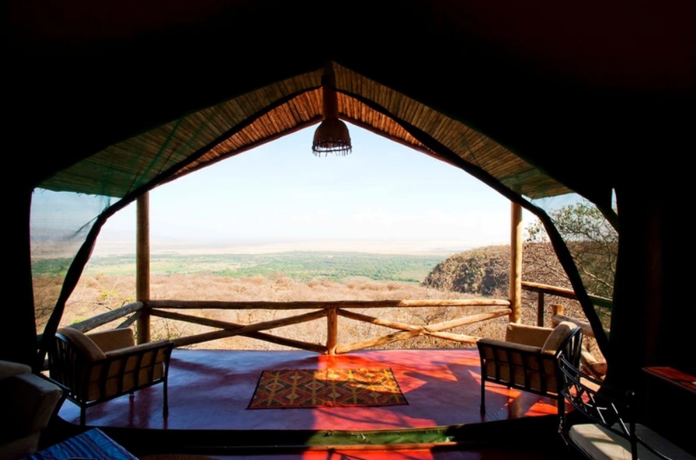 safari lodge accommodation in tanzania
