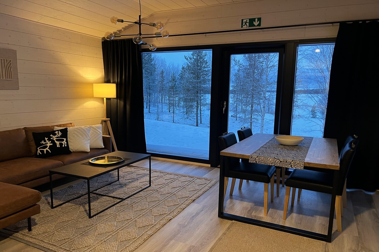 Arctic Lake Villa