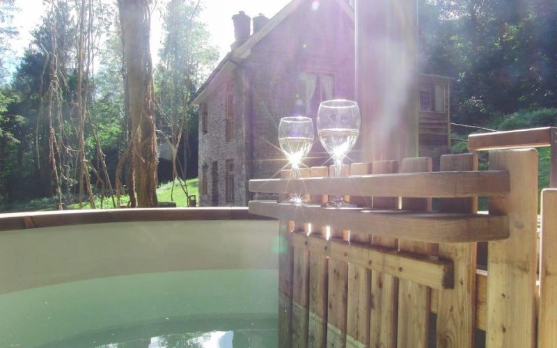 wine and hot tub mrs higgs cottage