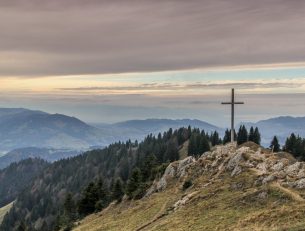 6 Unusual Easter Traditions around the World image