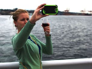 5 annoying solo travel problems and how to solve them image