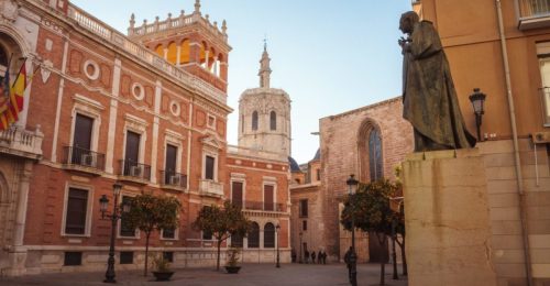 Old Town Tour with Wine & Tapas in 11th Century Historic Monument image